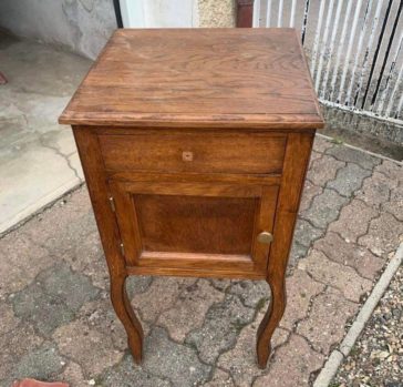 table de nuit bois avant renovation